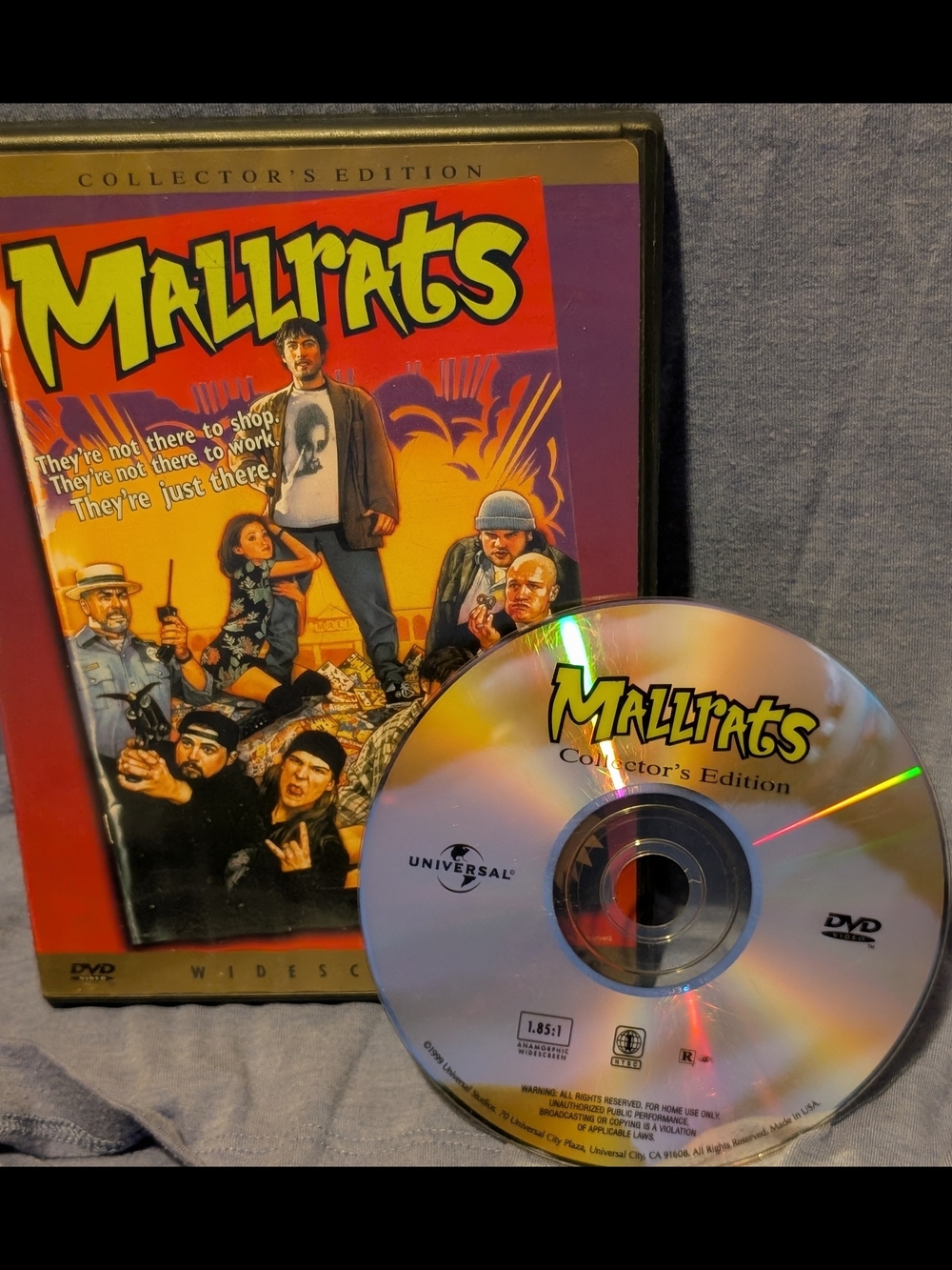 Universal Mallrats Collector's Edition DVD - Purple & Yellow Artwork